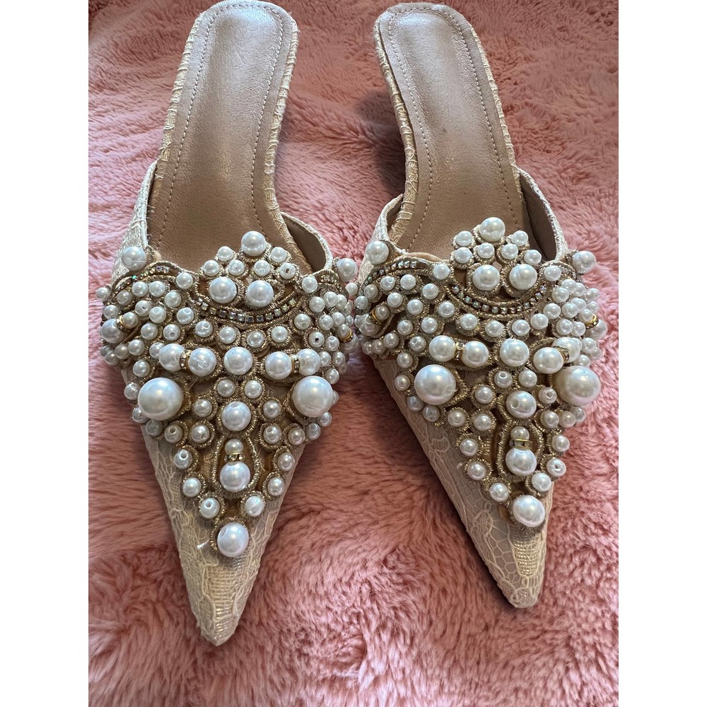 Cream Lace and Pearl/Gold Encrusted Shoes with Petite Kitten Heels